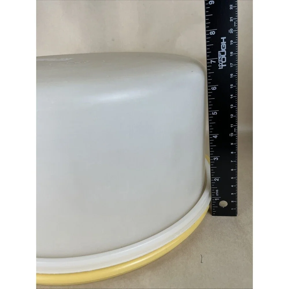 Tupperware used vintage